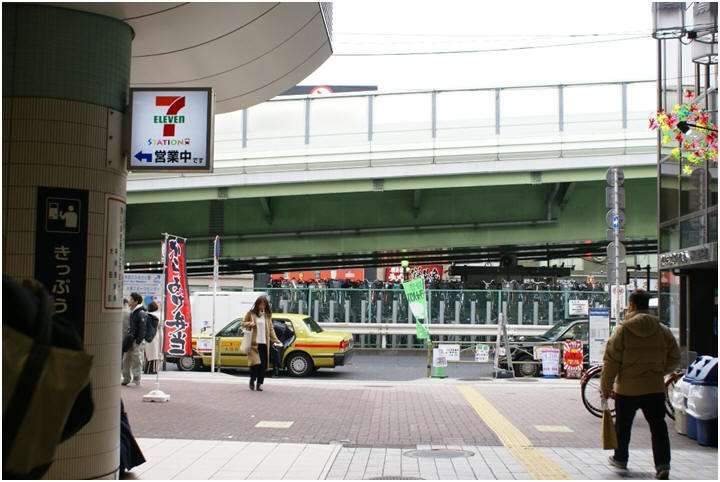 京急線・平和島駅の出口